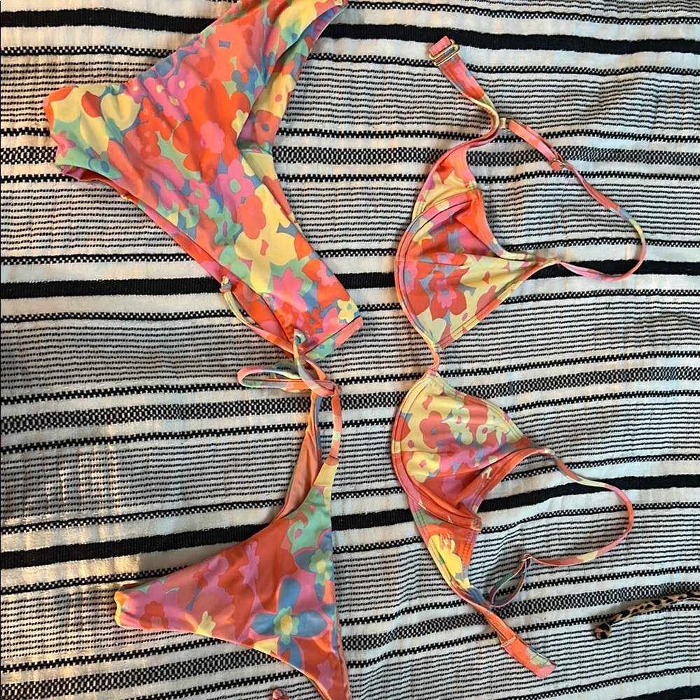 Billabong Colorful Floral Bikini Set